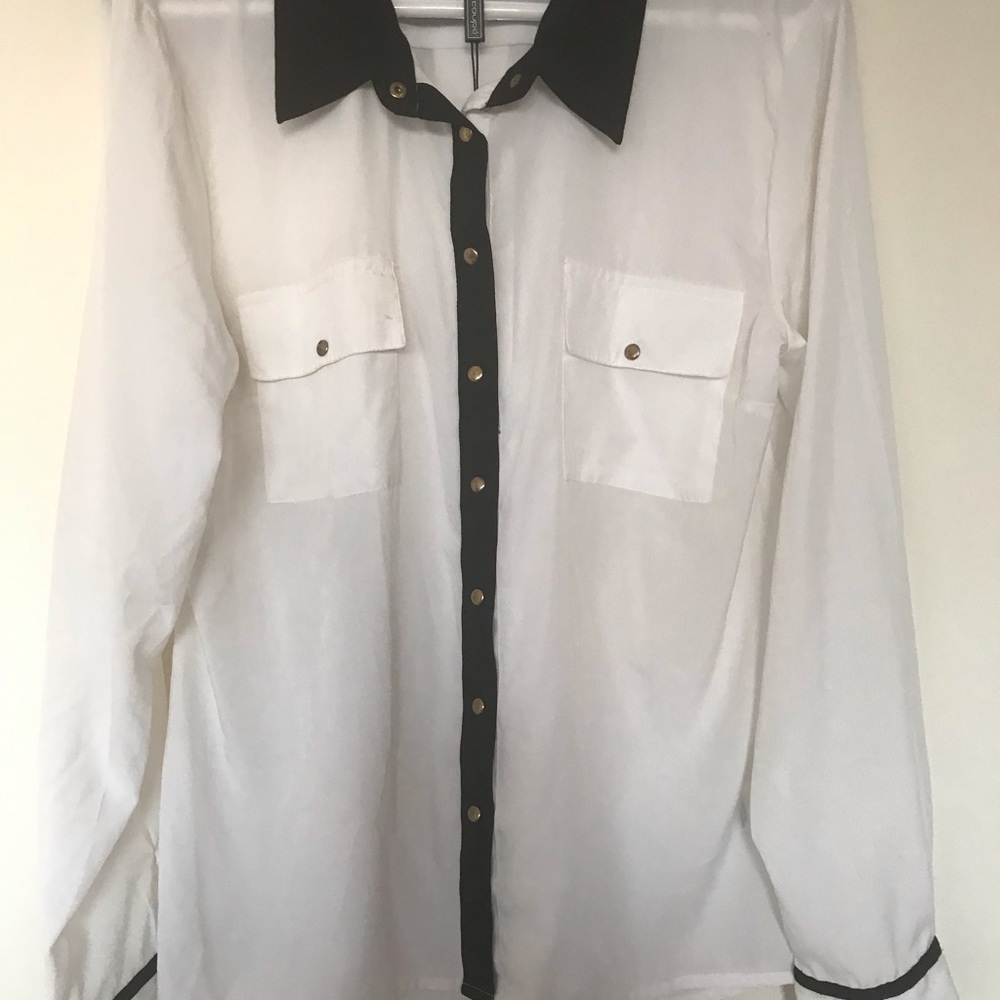 Coupe’ Collection size extra large blouse